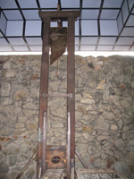 guillotine